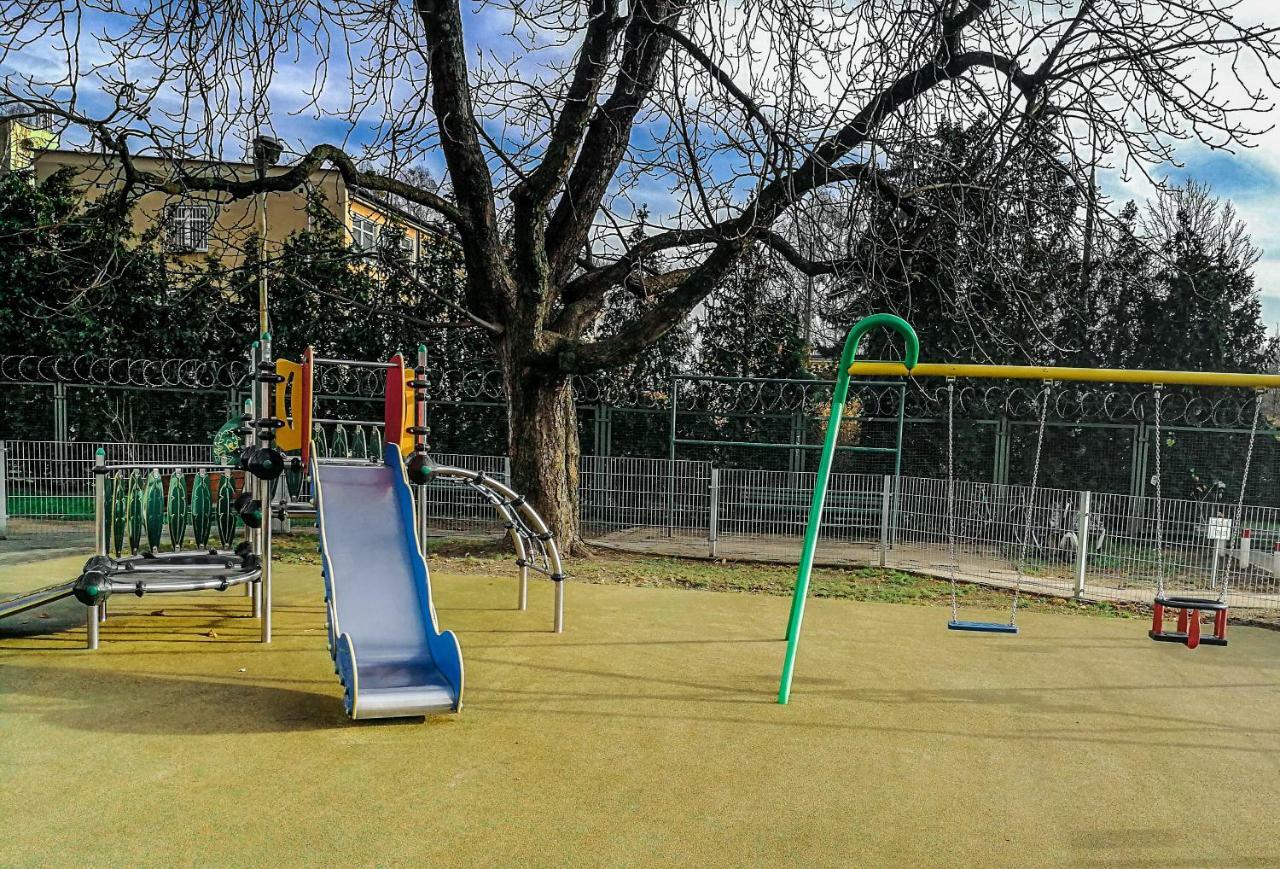 Velvet Lazienki Park ワルシャワ エクステリア 写真